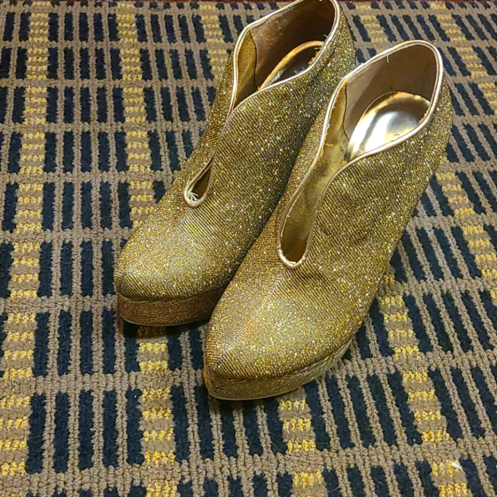 Chinese Laundry Split Bootie